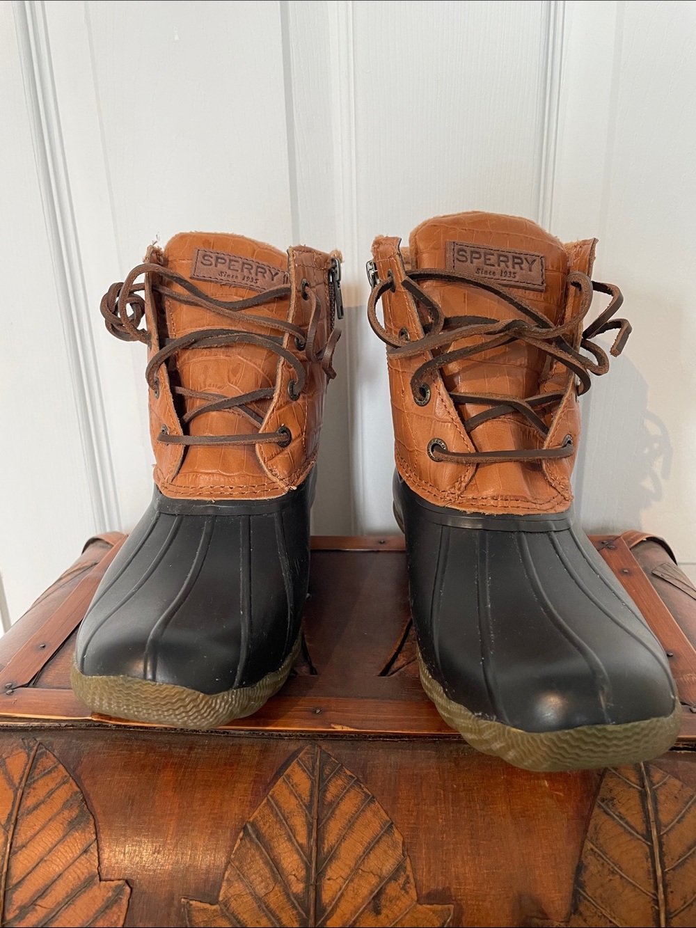 Sperry women Brown Leather & Black Waterproof Duck Boots